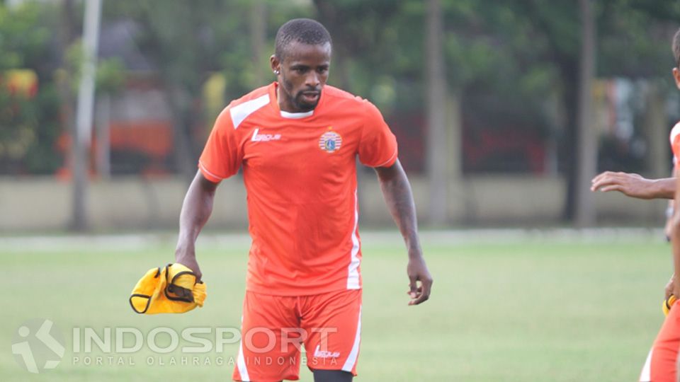 Persija Jakarta memberikan respon terkait minat PBFC yang ingin merekrut Greg Nwokolo. Copyright: © Benny Rahardjo/INDOSPORT